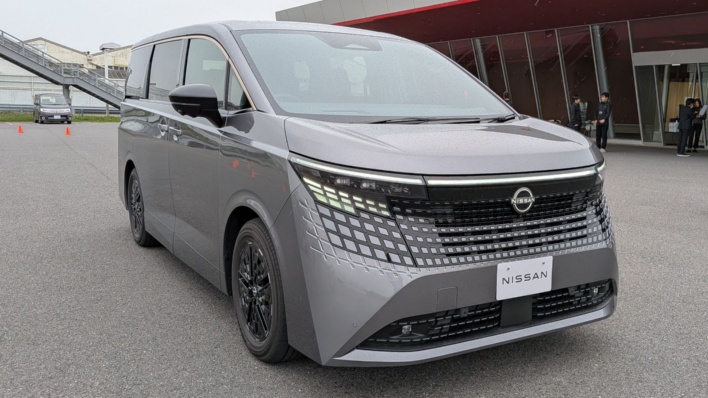 日産の新型エルグランド、音と揺れ低減 27年度にE2E技術を初採用