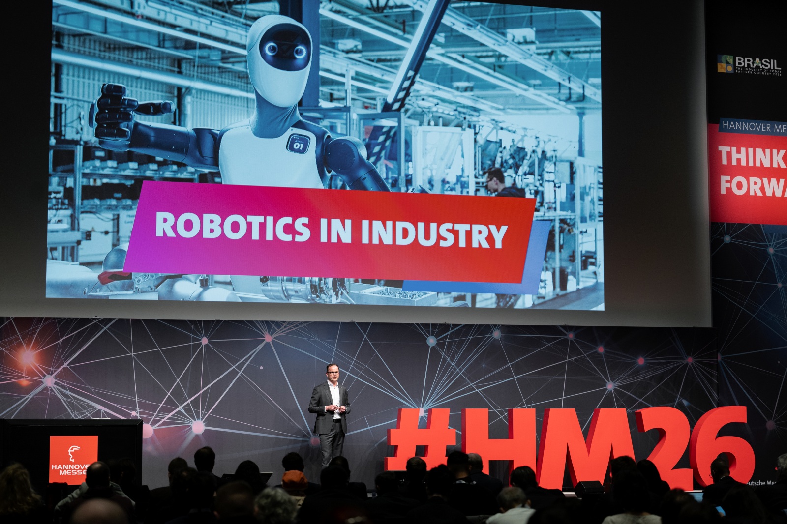 報道関係者向けの事前会見で、主催者は2026年の最大の焦点はAIを理論から現場の実践的なアプリケーションへと移行させる点にあると強調した（写真：Deutsche Messe）