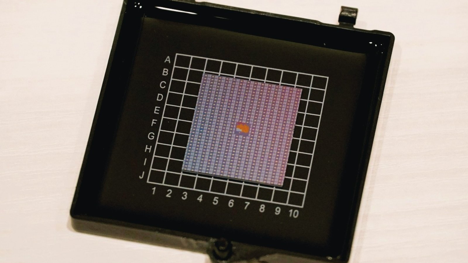 1920×515と細長の可搬ディスプレー「LCD12HCV-IPSW」、何に使えるか