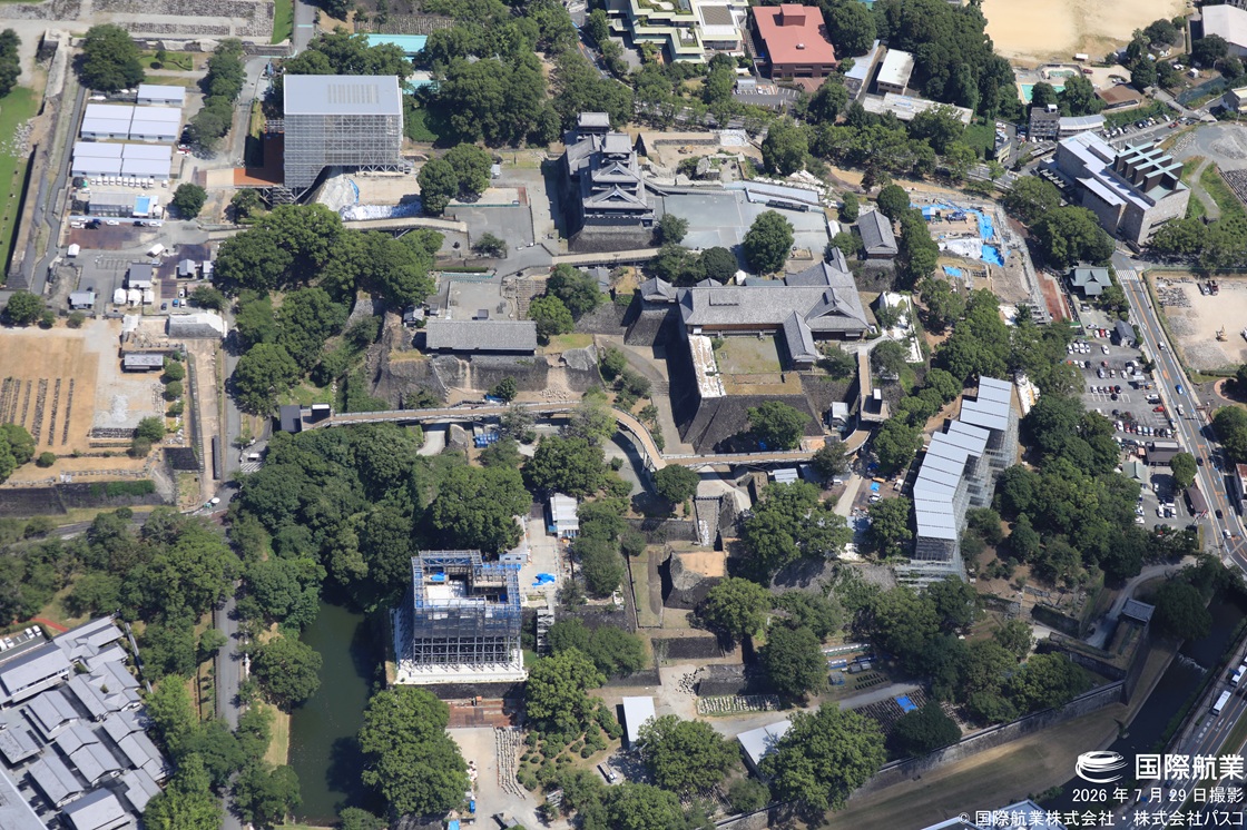 2026年7月29日に空撮した熊本市中央区の熊本城の中心部。写真左下が「飯田丸」というエリア（写真：国際航業・パスコ）