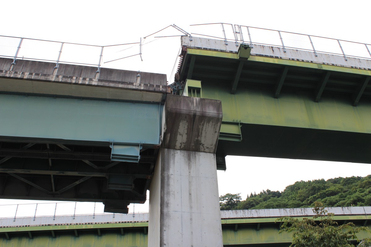 沈下と隆起で1m超の高低差、妙見第一橋の被害状況判明 復旧には半年