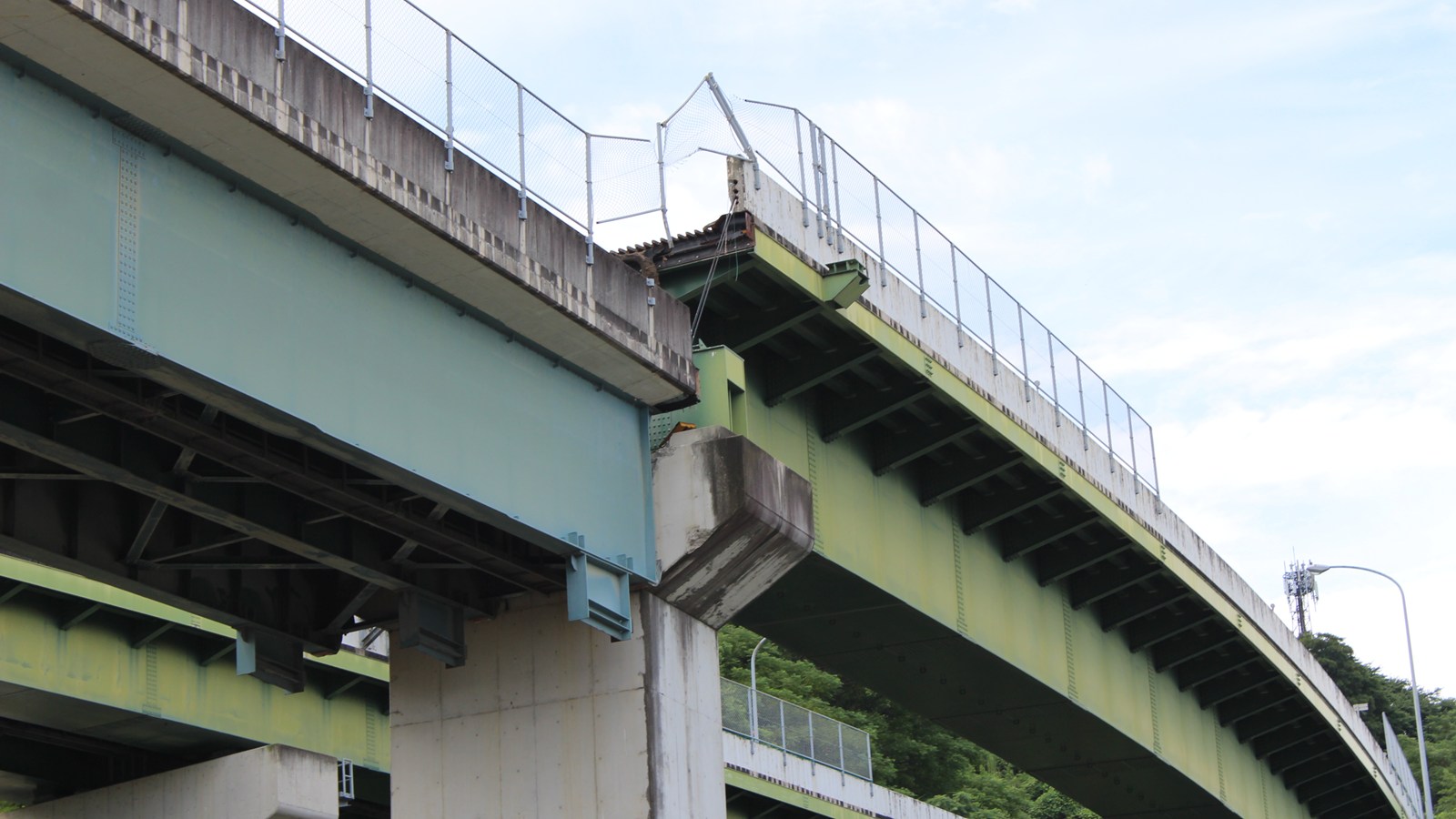 桁が外れた南九州道の高架橋、上部工一部交換で復旧に2年　熊本地震