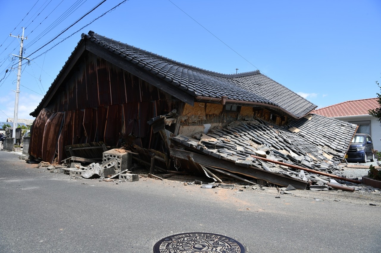 国の調査で見えた熊本地震の木造被害、築45年超で倒壊多数 開口多い
