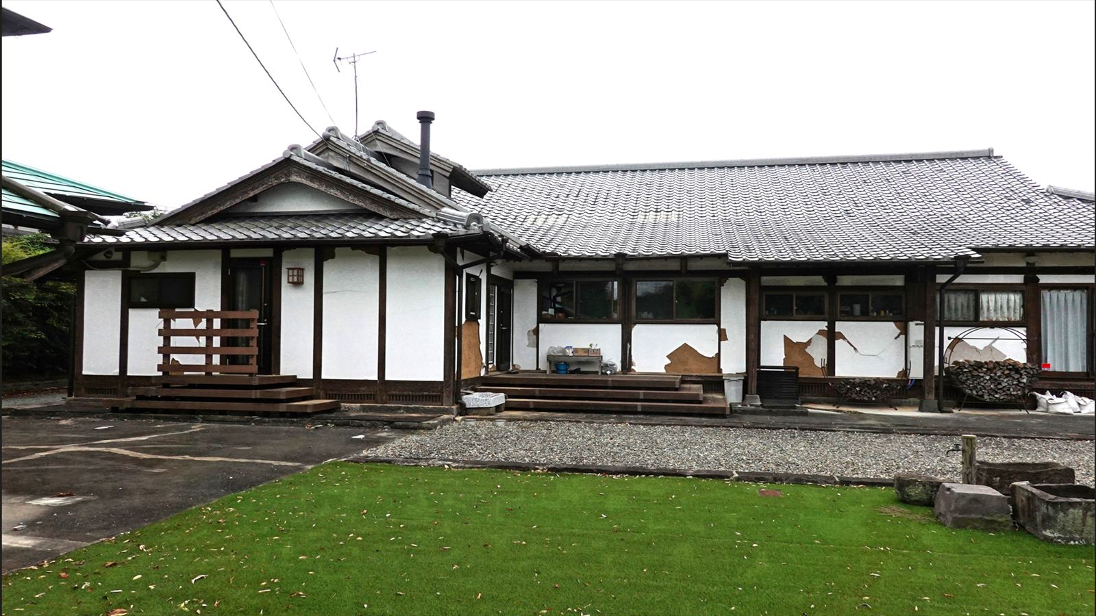 耐震補強した石場建て住宅の実力、10cm前後動き構造被害を防ぐ