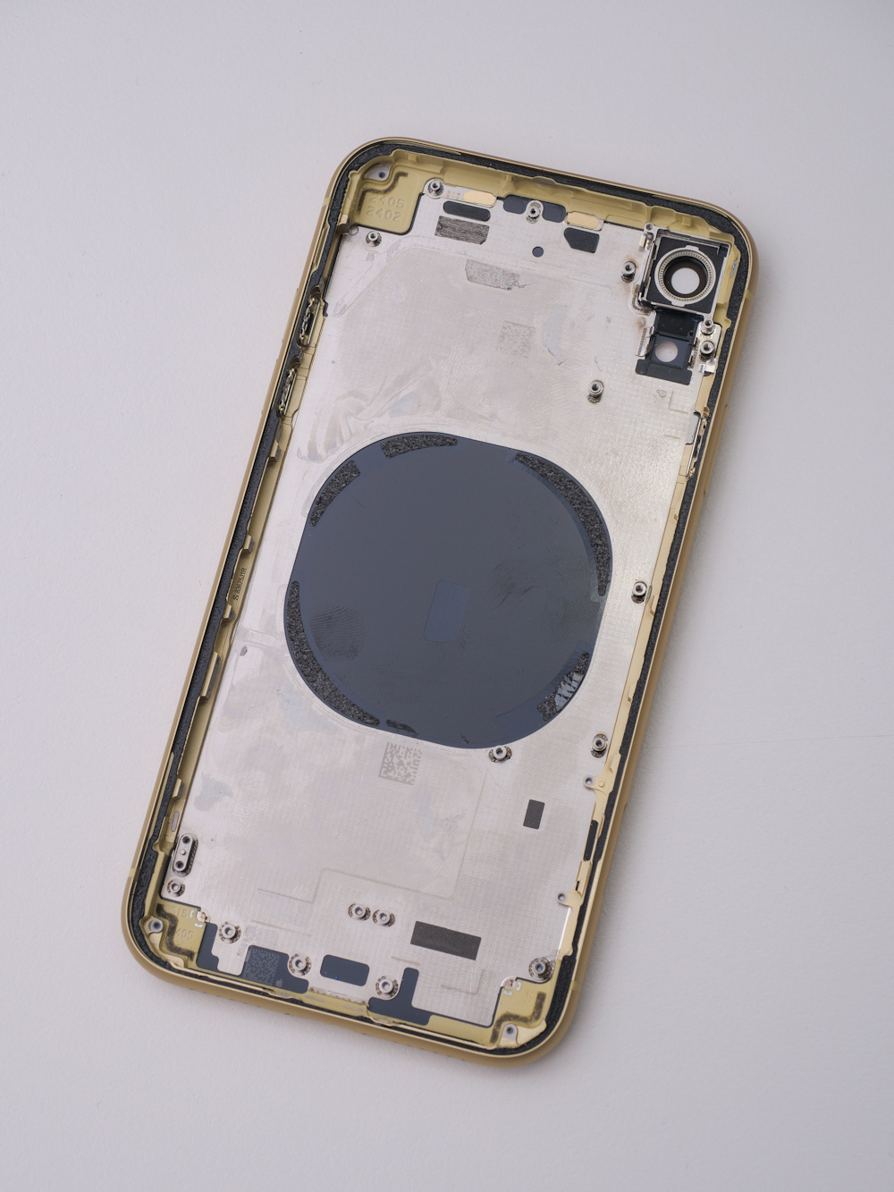 廉価版iPhone「XR」 不振の原因を分解で探る（8ページ目
