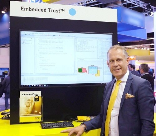「Embedded Trust」を紹介するIAR SystemsのCEOのStefan Skarin氏。IARが撮影