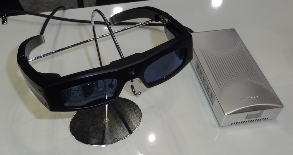 QDレーザのメガネ型デバイス、「治験が終了」 | 日経クロス QDレーザのメガネ型デバイス、「治験が終了」 | 日経クロス