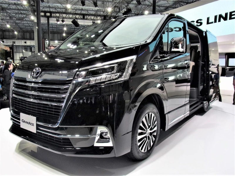 トヨタ大型ミニバン グランエース 質実剛健ハイエースから誕生した華麗なるvip車 日経クロステック Xtech