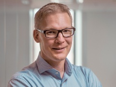 ゼニュイティーCEOのデニス・ノベリウス氏