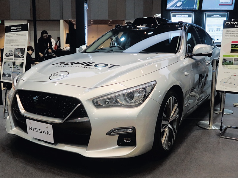 日産が大規模言語モデルで自動運転、Teslaや中国勢に追随 | 日経