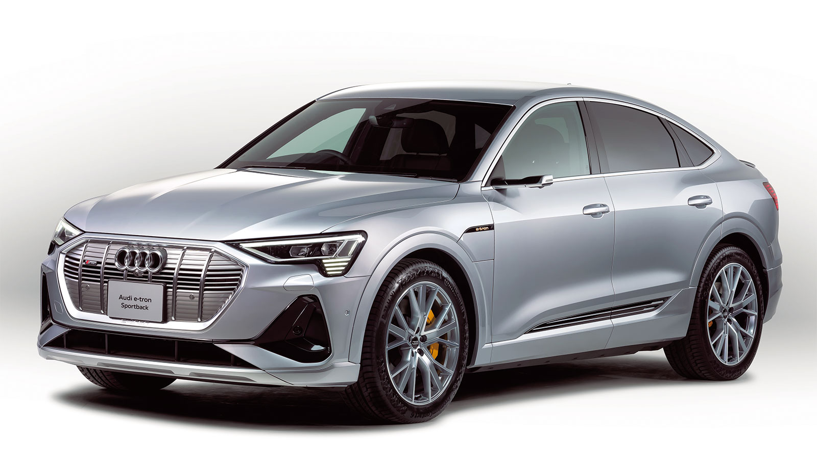 アウディ電動　自動車 アウディが日本にEVを初投入 皮切りはクーペスタイルのSUV | 日経