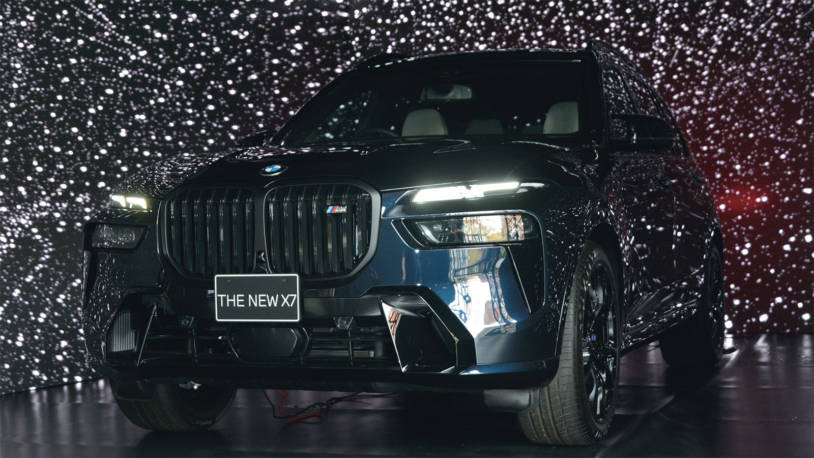 BMWがSUV「X7」を部分改良して日本で発売、存在感持たせ快適性と