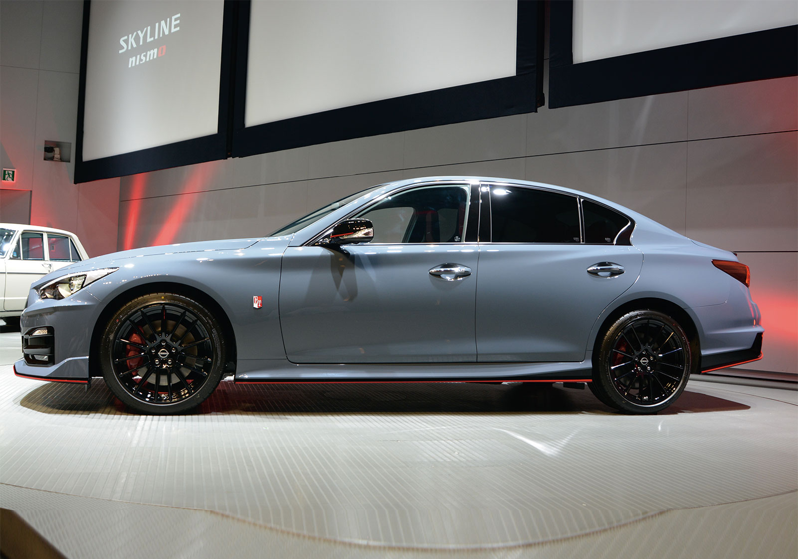 ニスモ 日産「スカイライン NISMO」、最大トルクはベース車の75N・m増 | 日経