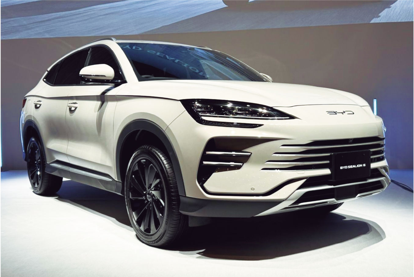 図1　BYDのPHEV「SEALION 6」