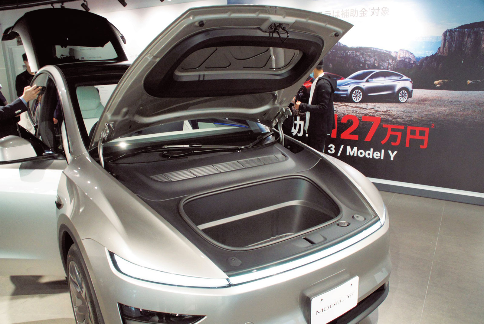 テスラ6人乗りモデルYL、ミニバン市場に成長余地（3ページ目） | 日経