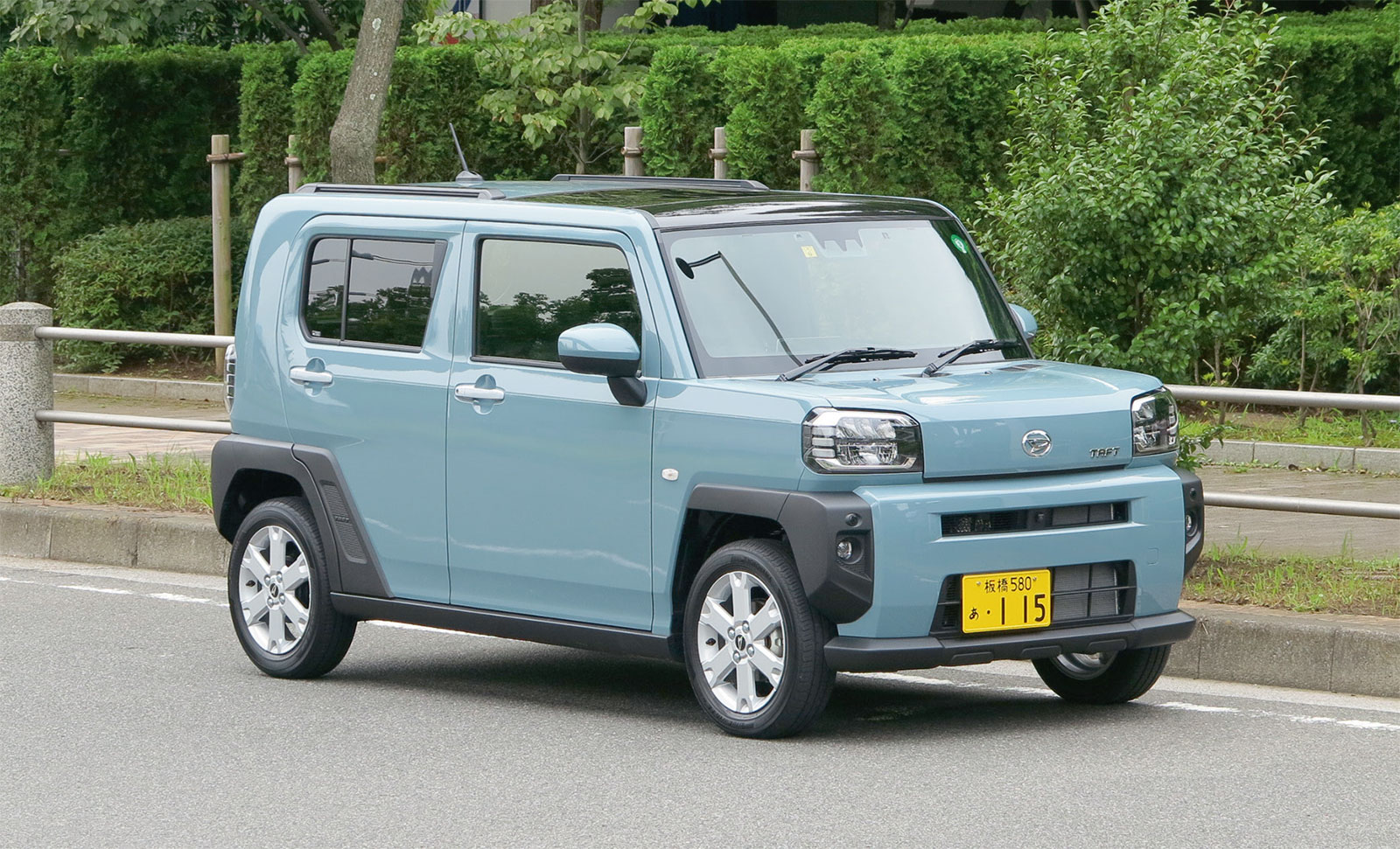 ダイハツが貫く、ガラス製ルーフ | 日経クロステック（xTECH）