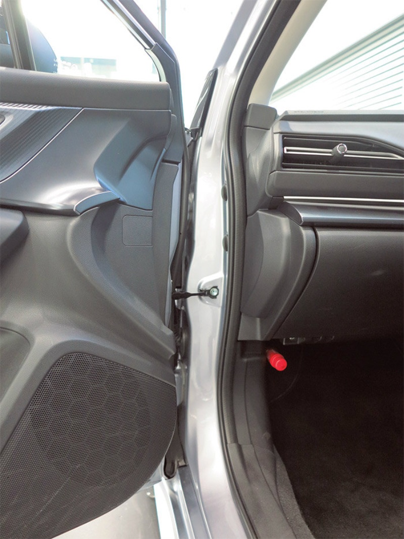 新型レヴォーグ 欧州車並みにドア閉まりやすく 日経クロステック Xtech 新型レヴォーグ 欧州車並みにドア閉まりやすく 日経クロステック Xtech
