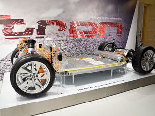 アウディ電動　自動車 アウディの未来を創造する新たなコンセプトモデル、2ドアBEV