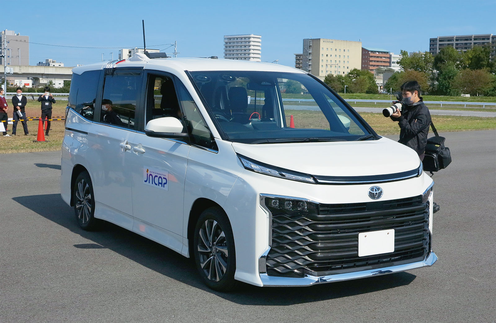 トヨタのミニバンが高評価 | 日経クロステック（xTECH）