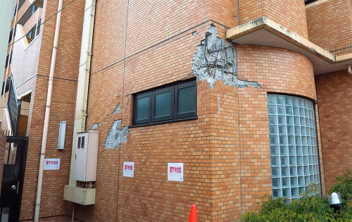 〔写真5〕東日本大震災の補修痕か