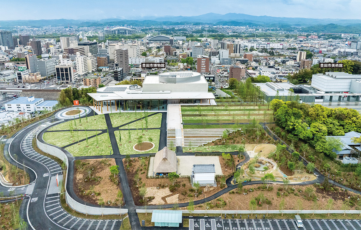 〔写真3〕建物も庭も「ハーモニーとコントラスト」を重視