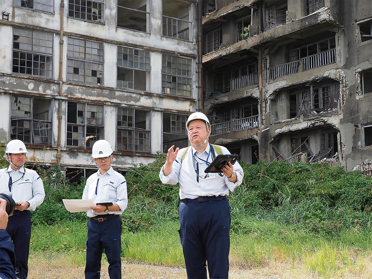 軍艦島で55年ぶり“新築工事” | 日経クロステック（xTECH）
