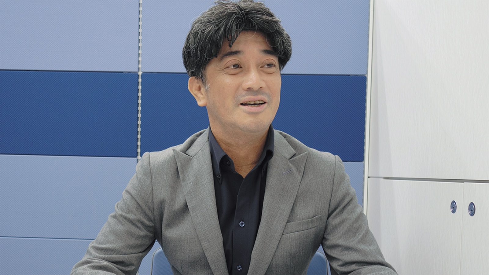 消すディテール”で内外一体の居場所づくり、竹中工務店・長谷川寛氏