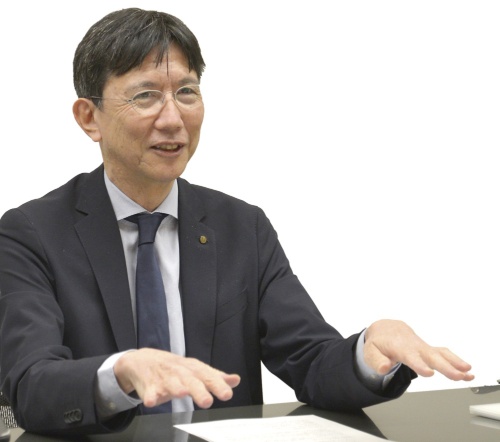 原田 哲夫氏