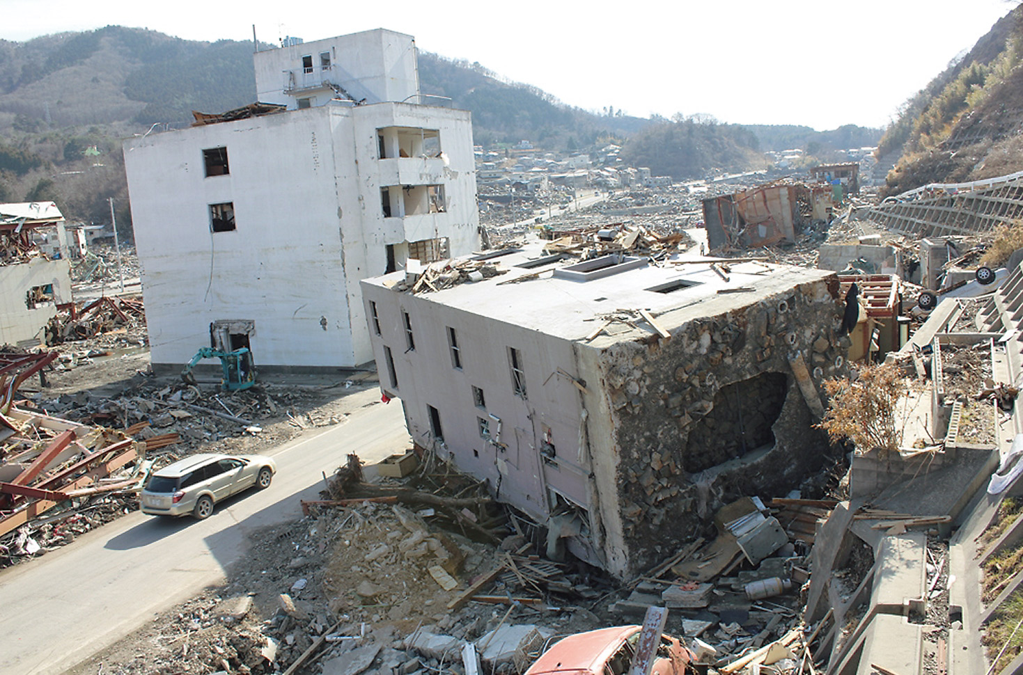 津波に天井、液状化、長周期…… 3.11後に建築技術は進化したか | 日経