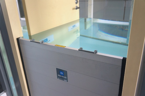 〔写真1〕浸水深850mmまで止水