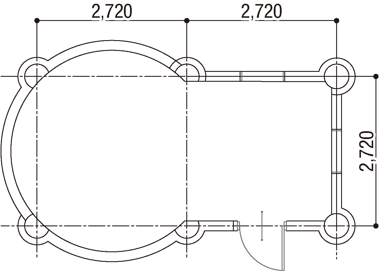 平面図　鉄骨造の4号建築物。柱は四隅と中央2カ所に設けた円形スペースに配し、壁と接合した。壁の断面には一定間隔で空洞を設け、基礎から立ち上げた鉄筋を差し込みモルタルで固定した（資料：Polyuse、MAT一級建築士事務所）