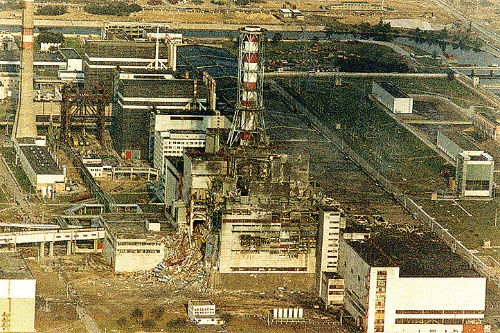 爆発直後のチェルノブイリ原発（写真：欧州復興開発銀行）