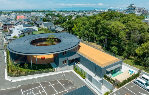 〔写真1〕歴史情緒あふれる敷地