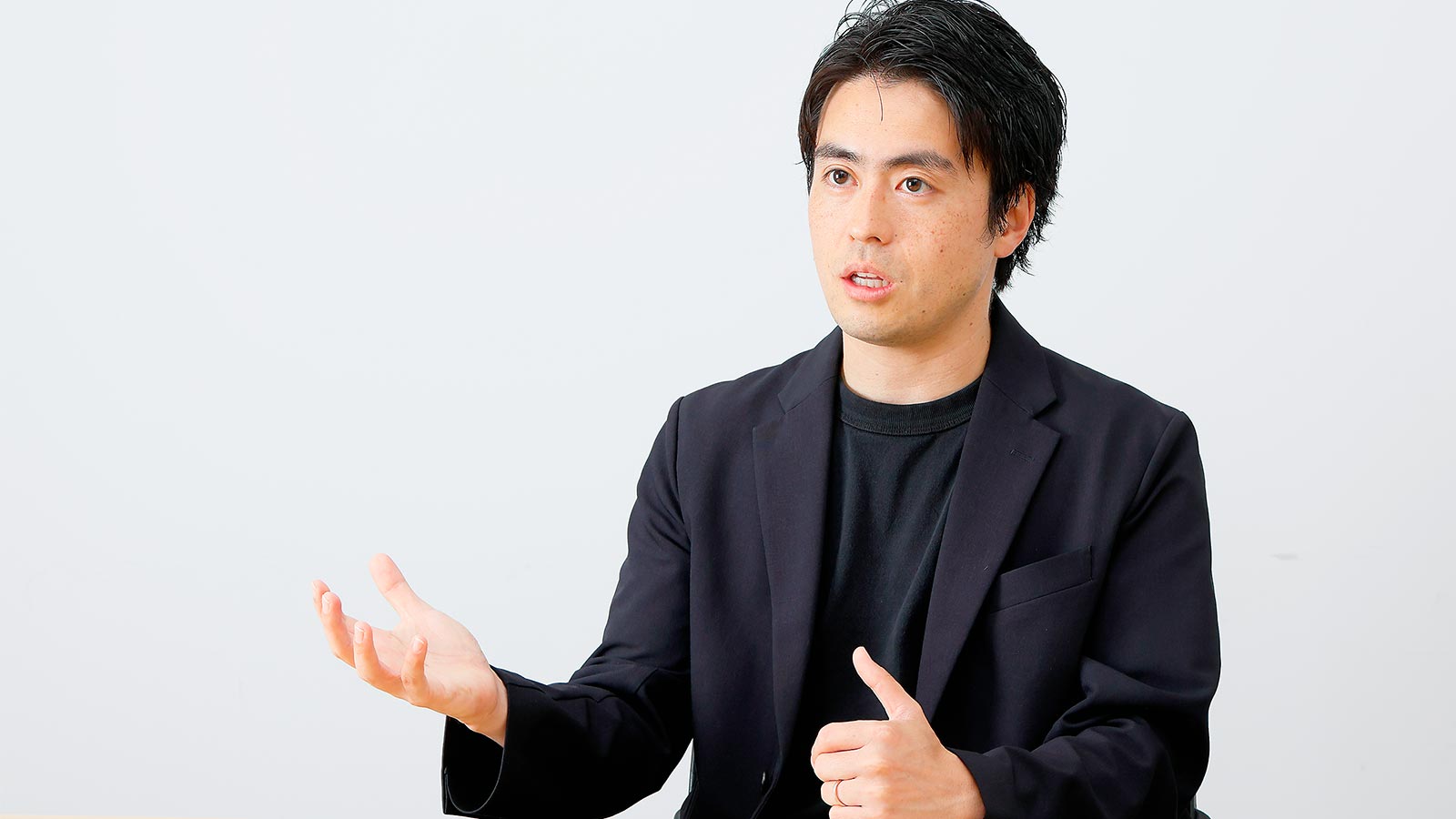 米国で人気の屋内栽培イチゴ、巨大植物工場の標準化狙う日本人CEOに