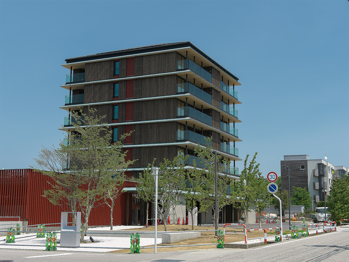 最先端の省エネ集合住宅が完成、「断熱等級7」上回る全64戸