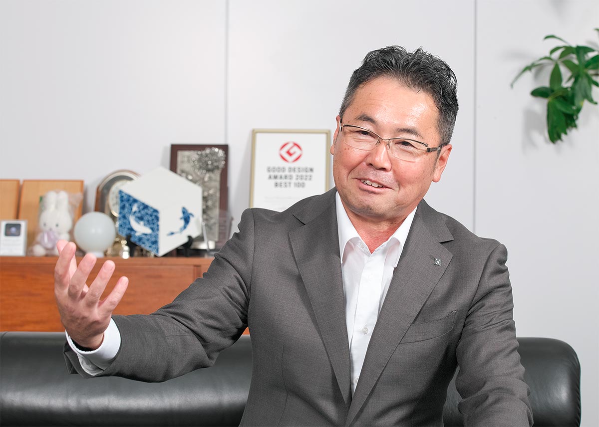 完全球体が浮かぶ「オランダ館」、移設前提の建築が淡路島で再生