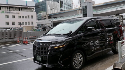 JR渋谷駅付近に停車したmobiの車両(2021年7月当時)