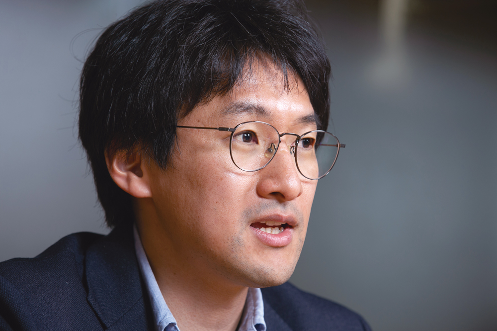 AIとデータで幸せを追求、物理学者から転身した楽天CDOの夢 | 日経