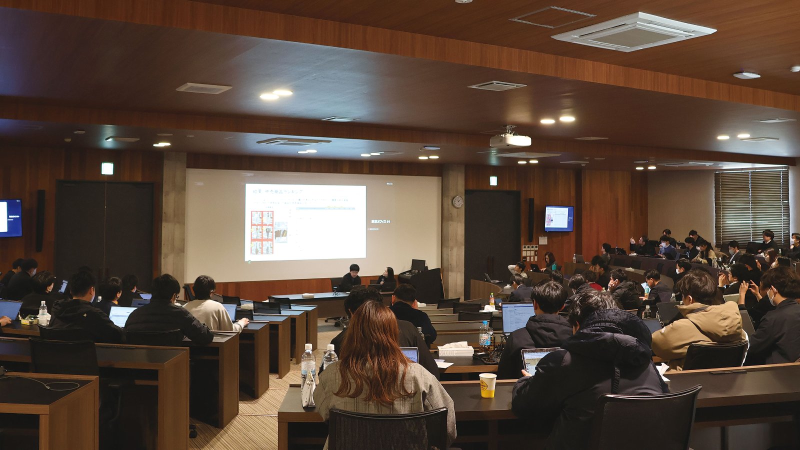 卸やメーカー巻き込み　流通構造ごと変える