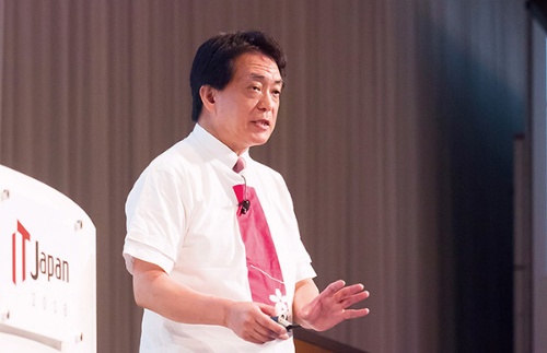 特別講演する日本航空の西畑智博執行役員イノベーション推進本部長(写真:井上 裕康)