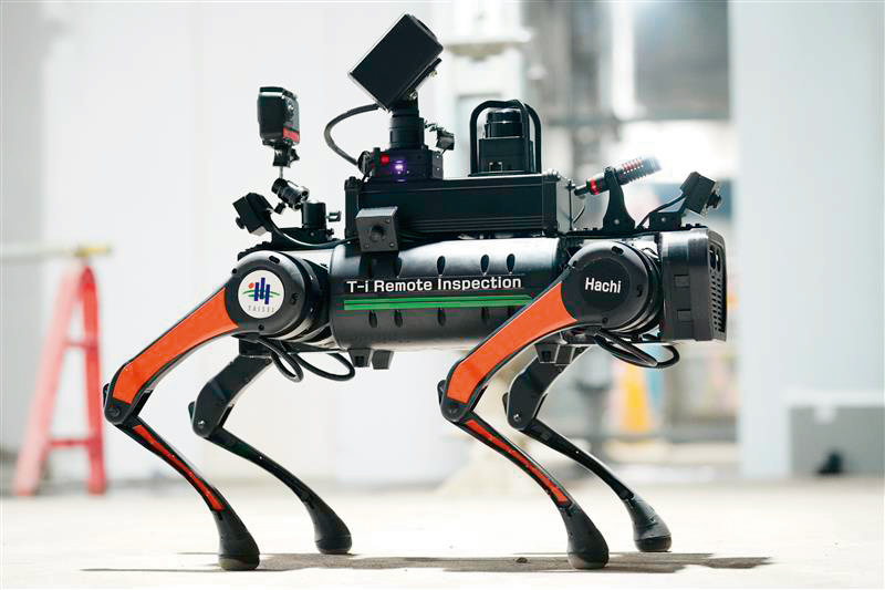2機種の四足歩行ロボットで現場巡視 | 日経クロステック（xTECH）