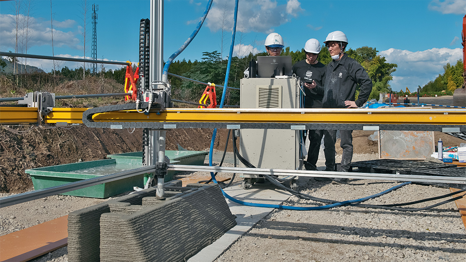 施工箇所で擁壁をじかに「印刷」、300の部材を3Dプリンターで製作