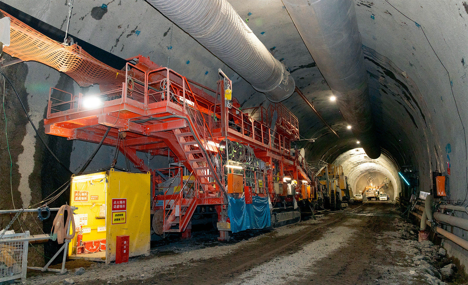 4週8休に向けトンネルで自動掘削 | 日経クロステック（xTECH）