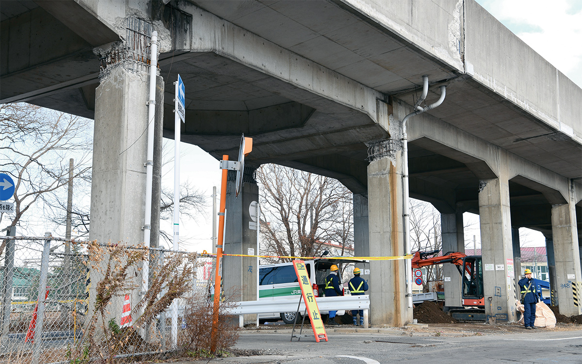 青森県で最大震度6強、JR高架橋に大きな被害も全体では軽微 | 日経