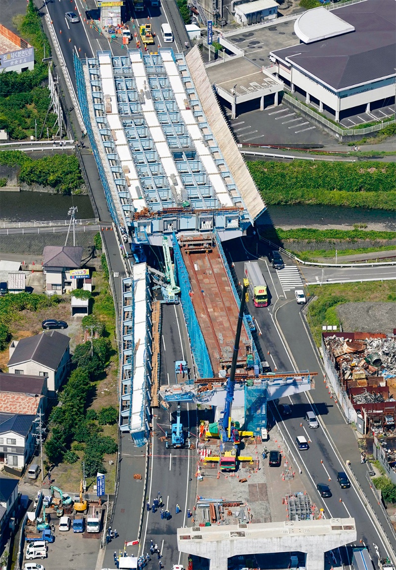 広島 橋桁 落下 事故