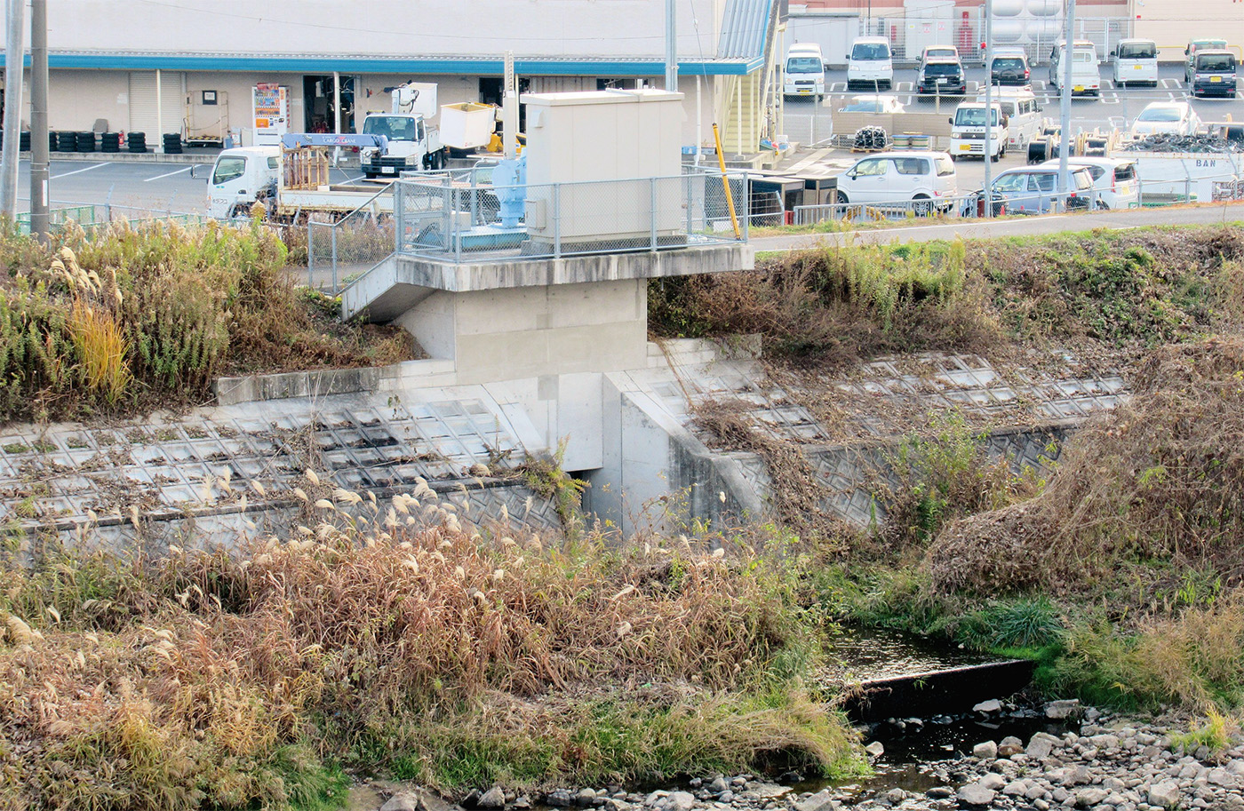 ポンプ施設の建設と管理-