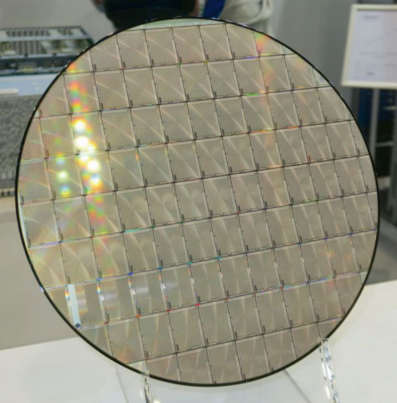 Pfnがai専用ハード開発 8 5cm角の深層学習用チップ 日経クロステック Xtech