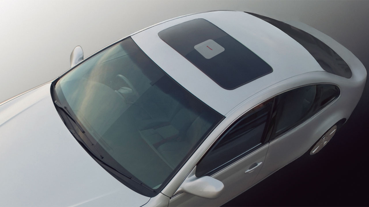 車載通信にも宇宙 シャープ、超小型衛星通信端末を共同開発へ | 日経