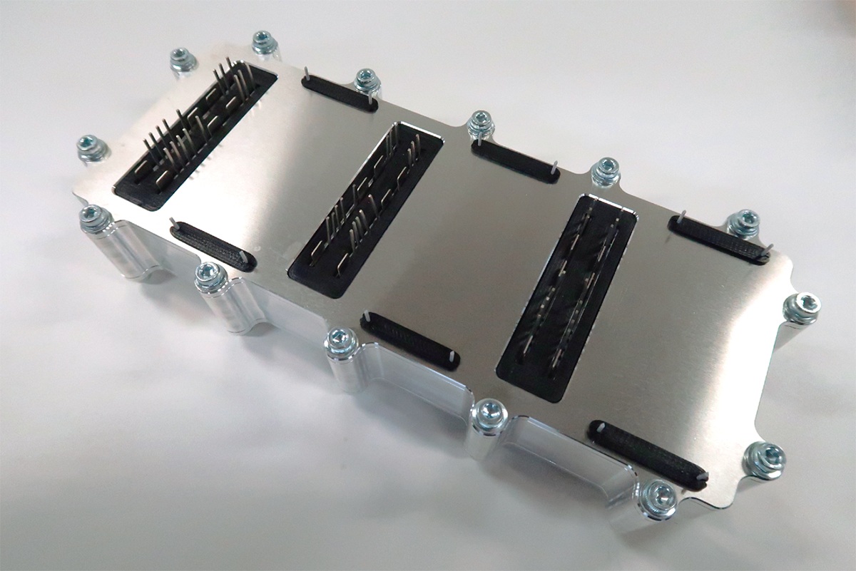 サンパワー 世界最高変換効率を実現した250Wのモジュールを採用した 