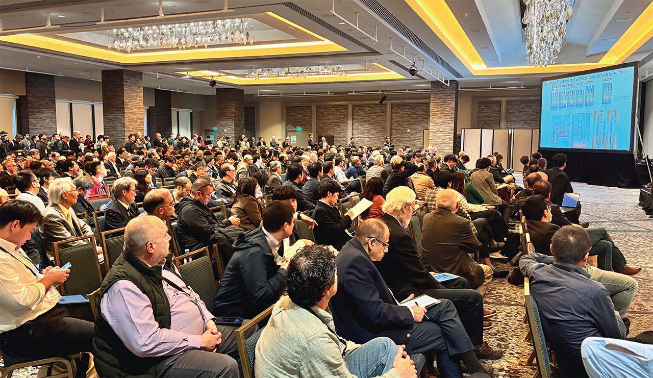 図1　TSMCの発表では立ち見が出るほど参加者が詰めかけた（写真：日経クロステック）